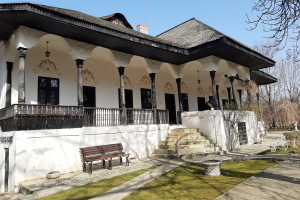 Bellu manor Urlati