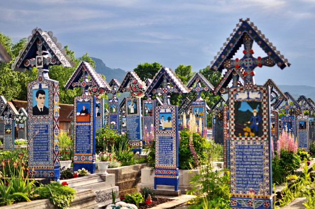 merry cemetery maramures attractions