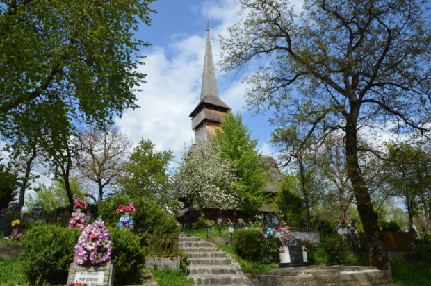 wooden churches maramures romania